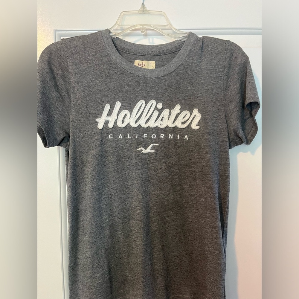 Hollister Heather Gray Women’s T-Shirt Size Small